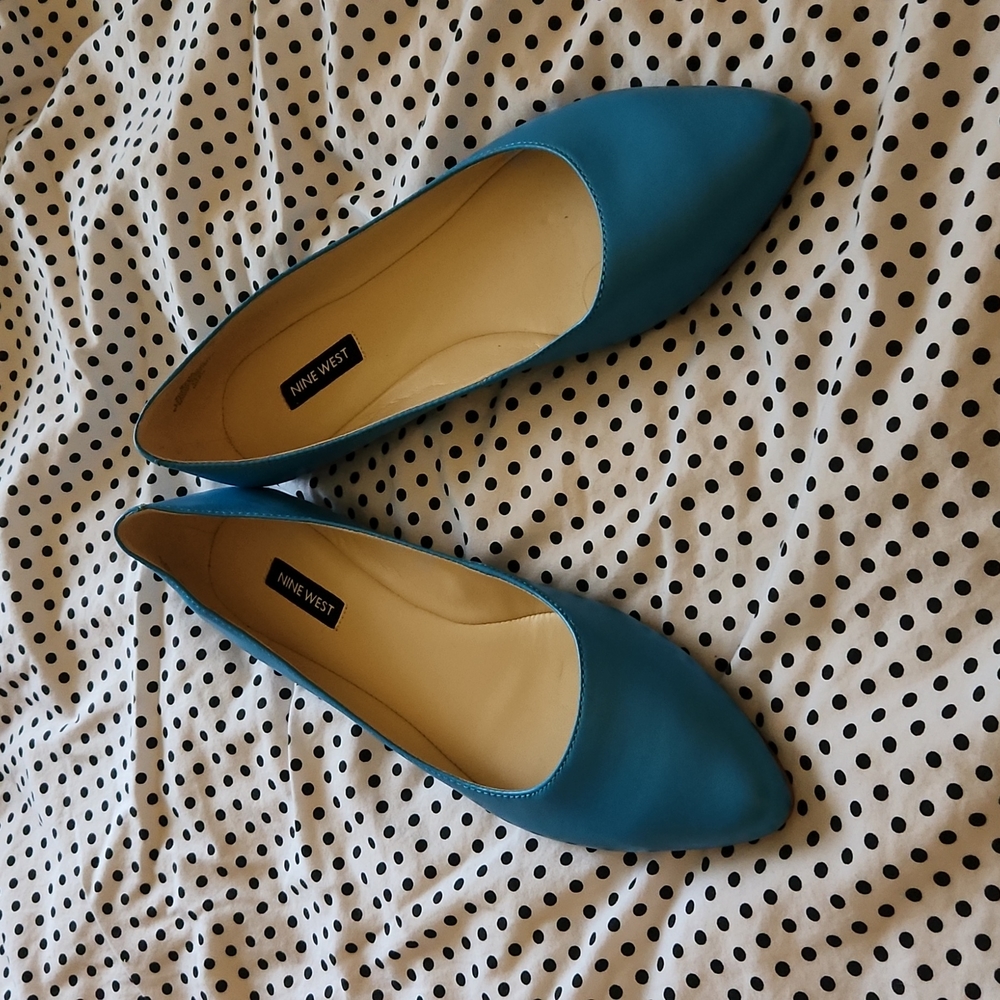 COPY - NWOT Nine West Speakup Flat blue 9.5